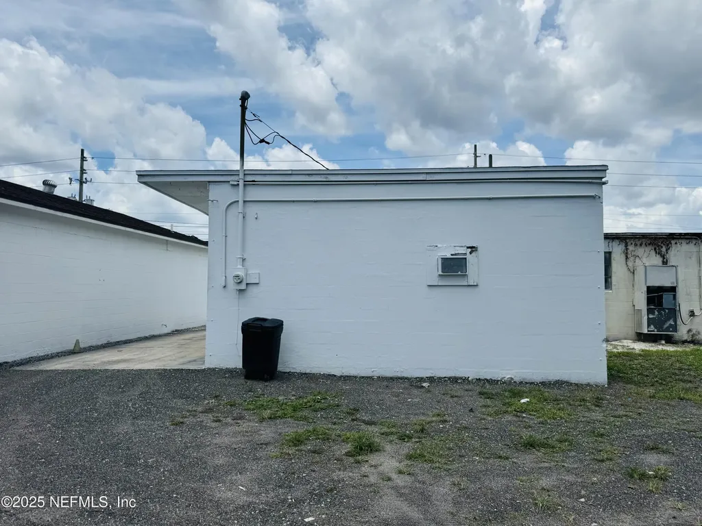 2565 Philips Highway Jacksonville FL 32207