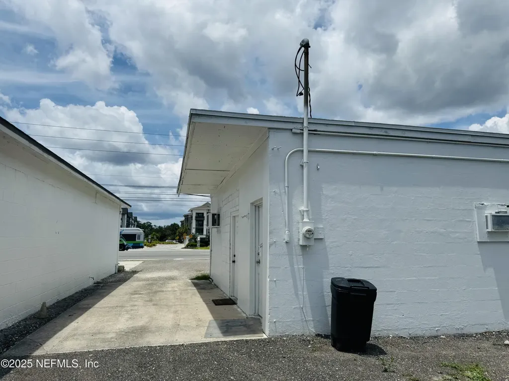 2565 Philips Highway Jacksonville FL 32207