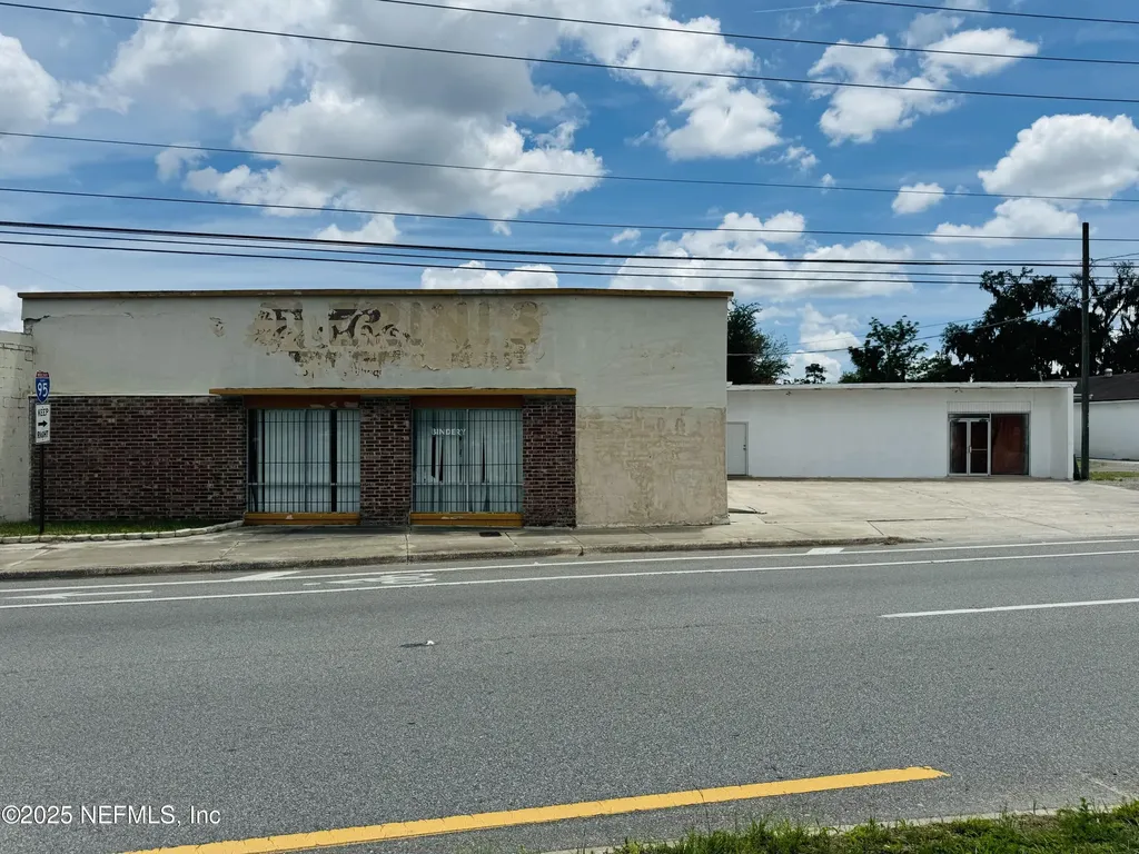 2565 Philips Highway Jacksonville FL 32207
