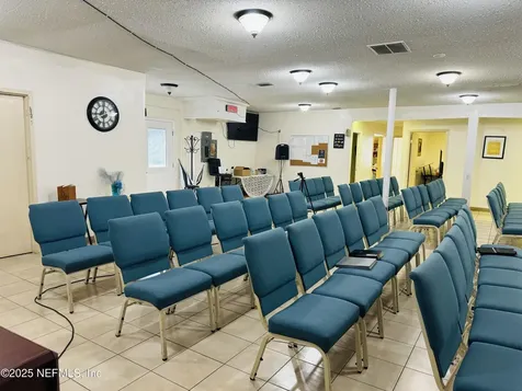 2565 Philips Highway Jacksonville FL 32207