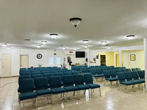 2565 Philips Highway Jacksonville FL 32207