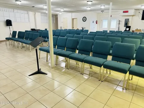 2565 Philips Highway Jacksonville FL 32207