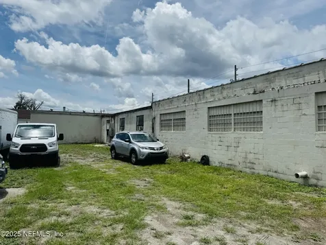2565 Philips Highway Jacksonville FL 32207