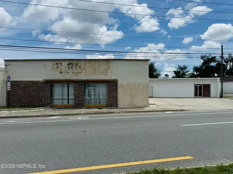 2565 Philips Highway Jacksonville FL 32207