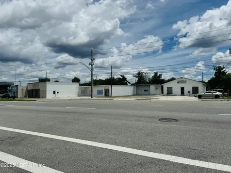 2565 Philips Highway Jacksonville FL 32207