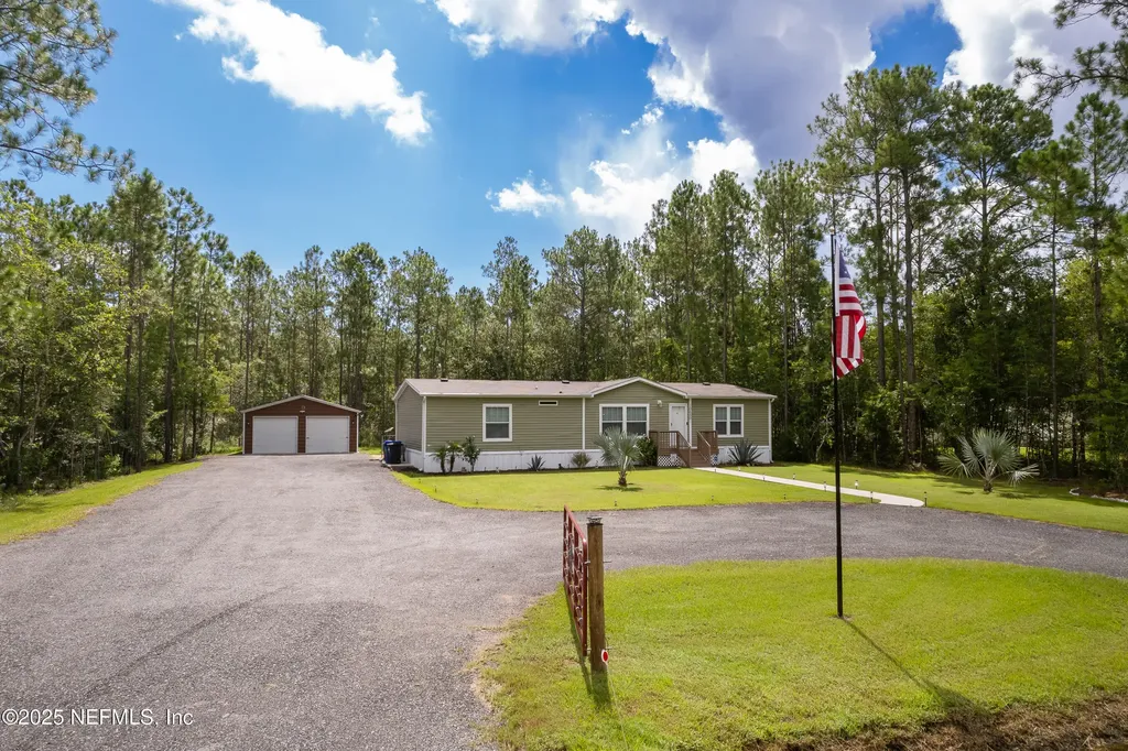 10660 Baylor Avenue Hastings FL 32145
