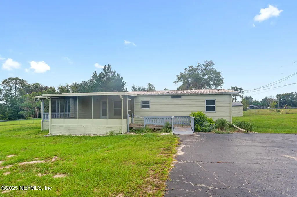 100 Mangels Drive Interlachen FL 32148