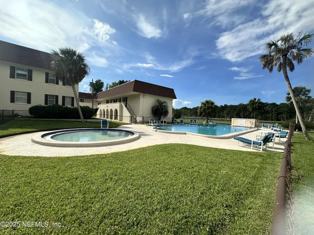 1644 El Camino Road Jacksonville FL 32216