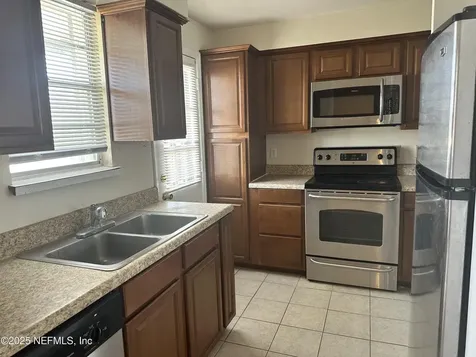 1644 El Camino Road Jacksonville FL 32216