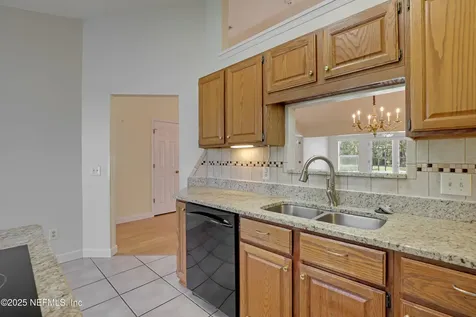 8867 Ivymill Place N Jacksonville FL 32244