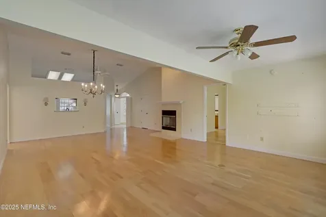 8867 Ivymill Place N Jacksonville FL 32244