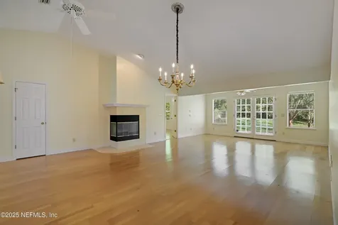 8867 Ivymill Place N Jacksonville FL 32244