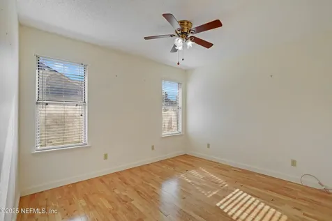 8867 Ivymill Place N Jacksonville FL 32244