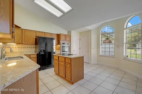 8867 Ivymill Place N Jacksonville FL 32244