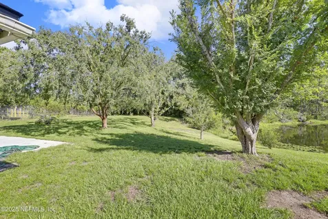 8867 Ivymill Place N Jacksonville FL 32244