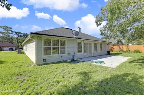 8867 Ivymill Place N Jacksonville FL 32244
