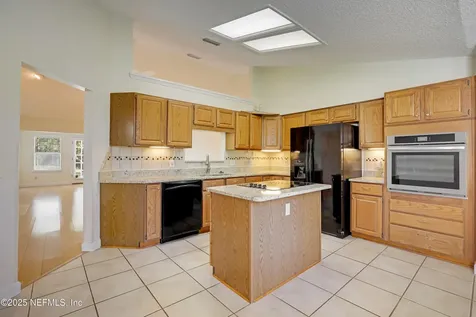 8867 Ivymill Place N Jacksonville FL 32244