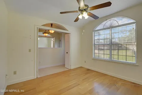 8867 Ivymill Place N Jacksonville FL 32244