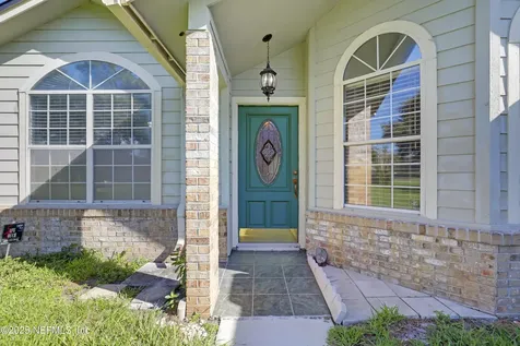 8867 Ivymill Place N Jacksonville FL 32244