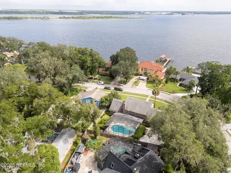 5478 River Trail Road N Jacksonville FL 32277