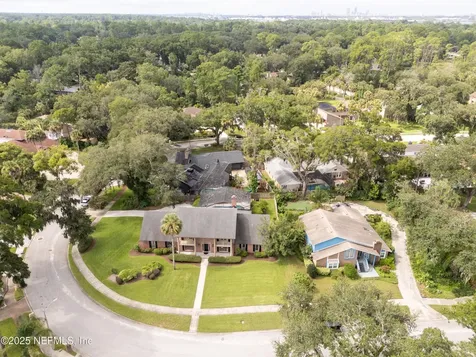 5478 River Trail Road N Jacksonville FL 32277