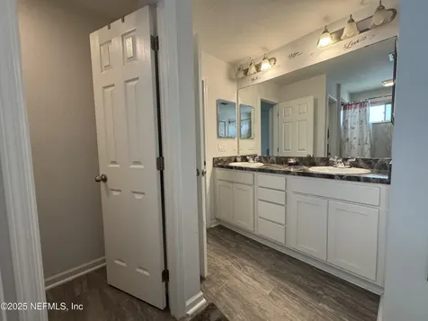 1825 James Madison Court Jacksonville FL 32221