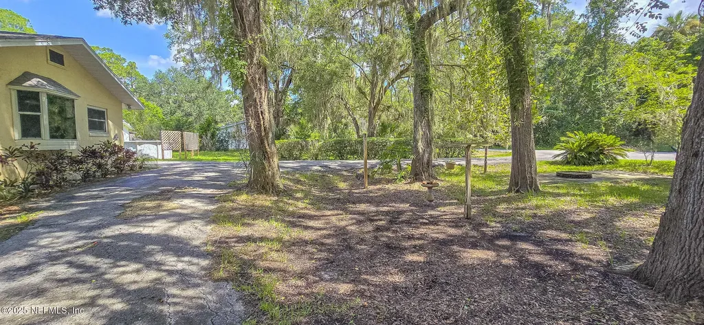 5 55th Street Yankeetown FL 34449