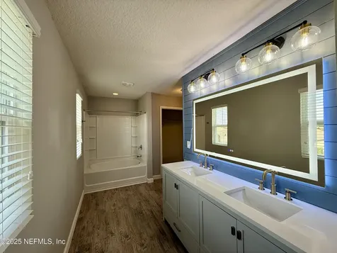 2200 Pebble Point Drive Green Cove Springs FL 32043