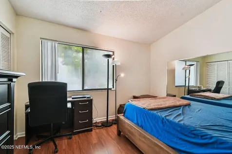 7701 Baymeadows Circle Jacksonville FL 32256