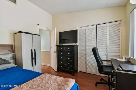 7701 Baymeadows Circle Jacksonville FL 32256