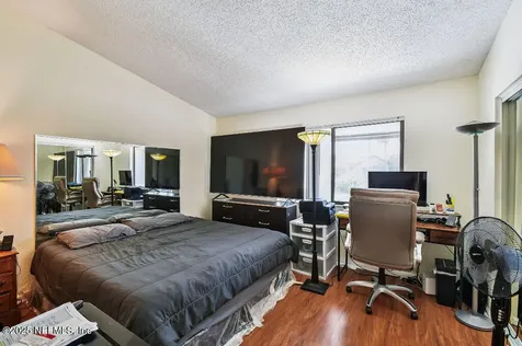 7701 Baymeadows Circle Jacksonville FL 32256