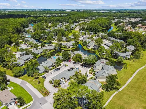 7701 Baymeadows Circle Jacksonville FL 32256