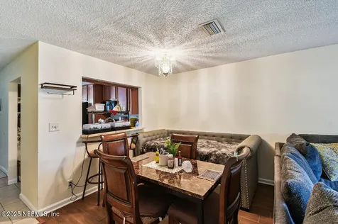 7701 Baymeadows Circle Jacksonville FL 32256