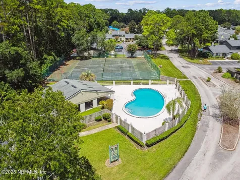 7701 Baymeadows Circle Jacksonville FL 32256