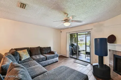 7701 Baymeadows Circle Jacksonville FL 32256