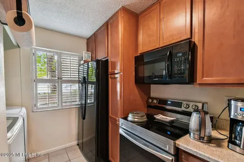 7701 Baymeadows Circle Jacksonville FL 32256