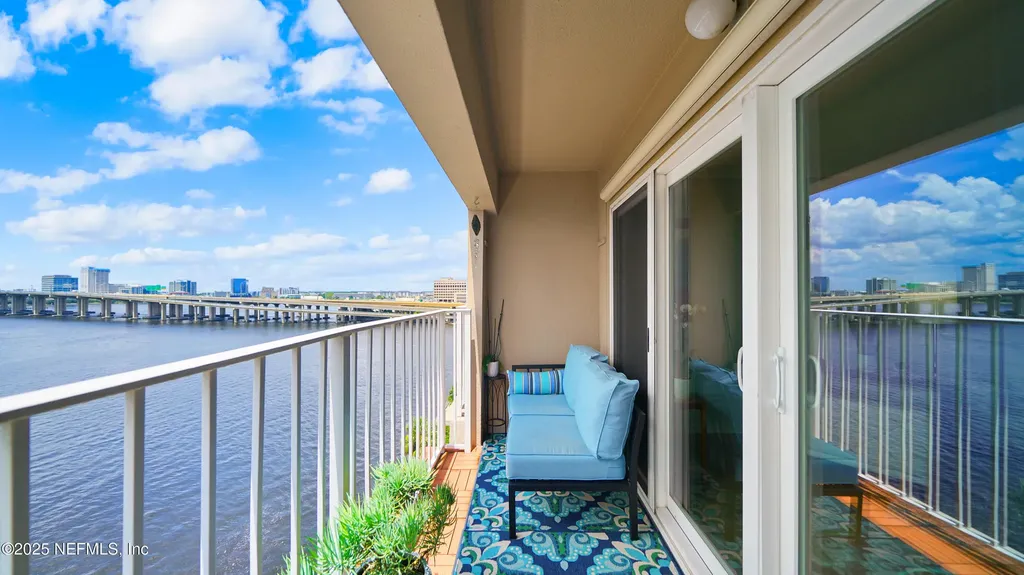 1592 Le Baron Avenue Jacksonville FL 32207