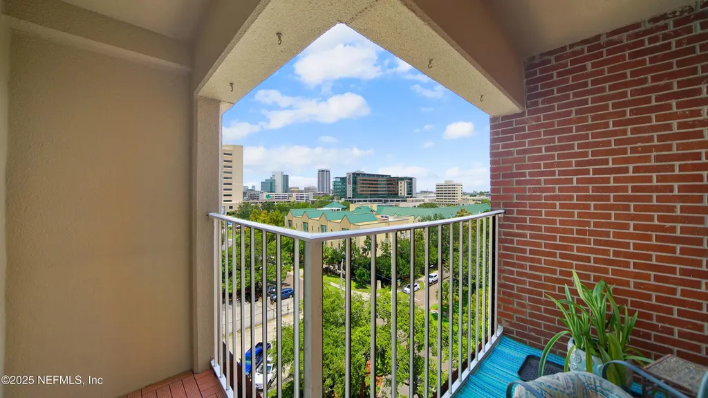 1592 Le Baron Avenue Jacksonville FL 32207