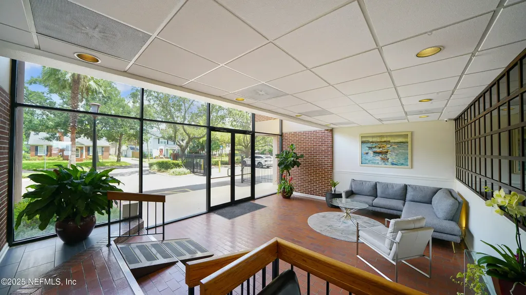 1592 Le Baron Avenue Jacksonville FL 32207