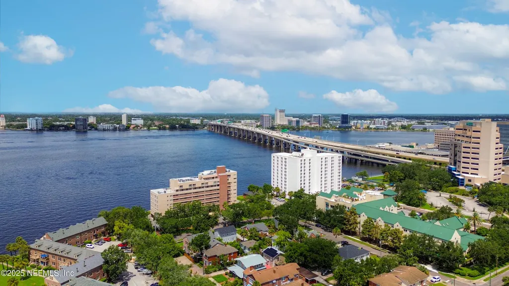1592 Le Baron Avenue Jacksonville FL 32207