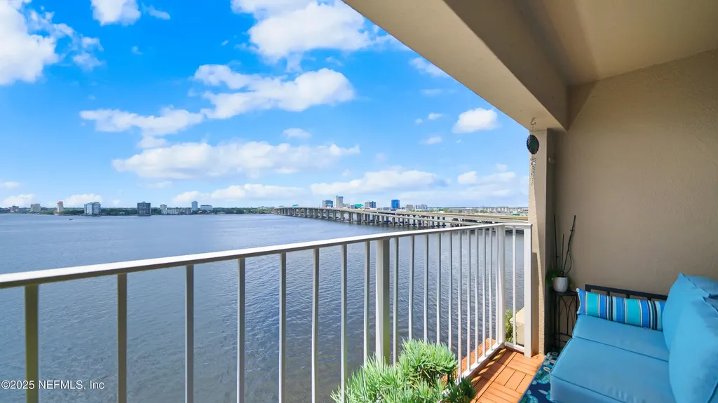 1592 Le Baron Avenue Jacksonville FL 32207