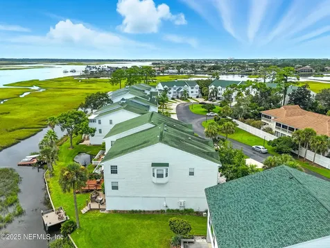 3331 Lighthouse Point Lane Jacksonville FL 32250