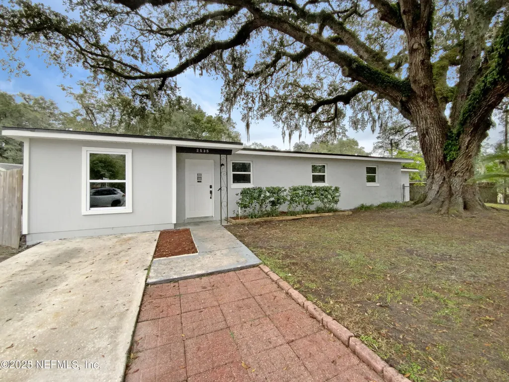 2535 La Trelle Court Jacksonville FL 32210