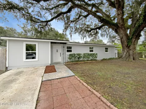 2535 La Trelle Court Jacksonville FL 32210