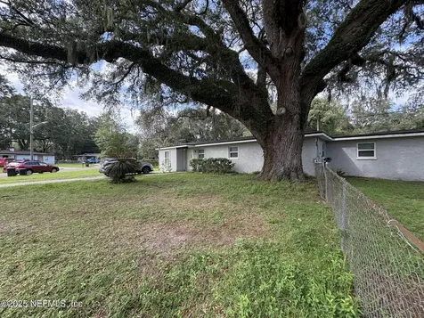 2535 La Trelle Court Jacksonville FL 32210