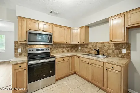 5125 Saginaw Avenue Jacksonville FL 32210