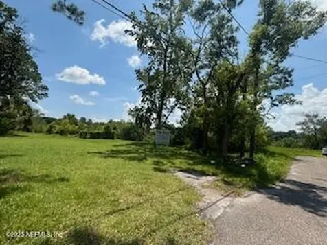 8647 Madison Avenue Jacksonville FL 32208
