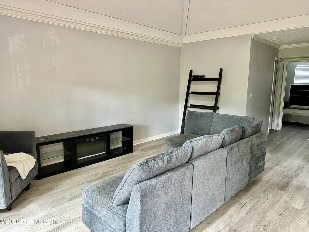 3878 La Mirada Drive N Jacksonville FL 32217