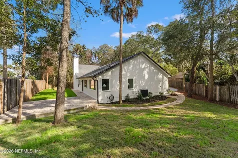 1918 Oak Circle Atlantic Beach FL 32233