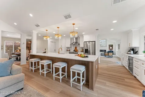 1918 Oak Circle Atlantic Beach FL 32233
